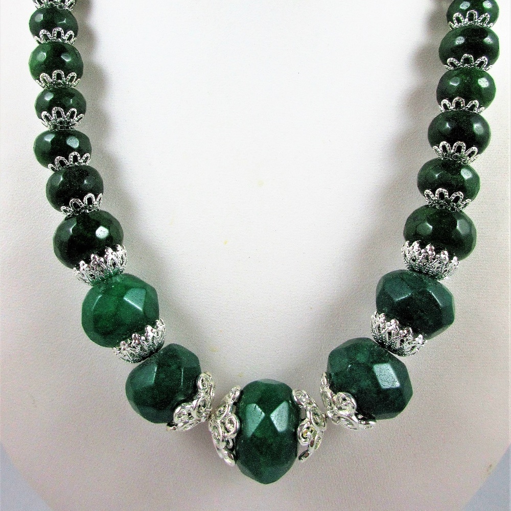 Emerald gemstone beaded necklace 18-20" long